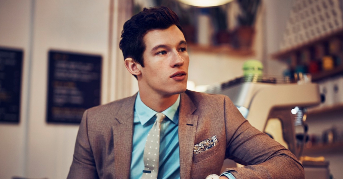 Callum Turner Interpretera Theseus Le Frere De Norbert Dragonneau Dans Les Animaux Fantastiques 2 Potterveille