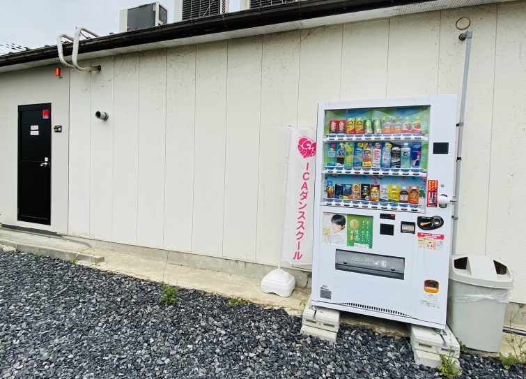 駐車場からの入口