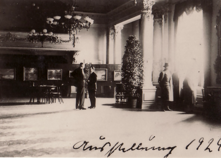 Impressions of the exhibition in the Casino Saal zu Solingen, 1929