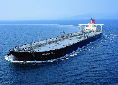 イランイラク戦争時ホルムズ海峡では大型タンカーが次々攻撃された