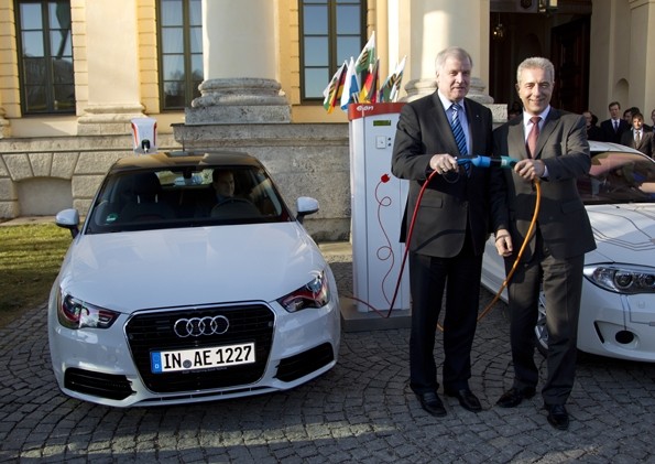 der bayerische Ministerpräsident Horst Seehofer und der sächsische Ministerpräsident Stanislaw Tillich