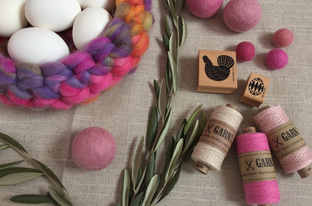 spring inspiration easter eggs rubber stamps bakers twine felt balls filzkugeln table setting perlenfischer garnundmehr