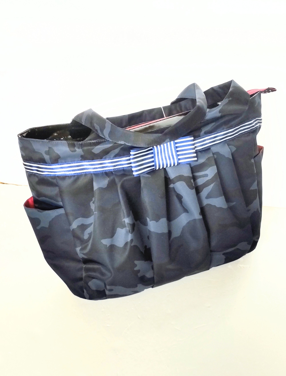 TUNICチャーリーのシャーロットバッグ（18045）¥9,900（税込） 縦×横×マチ（27×36×16）