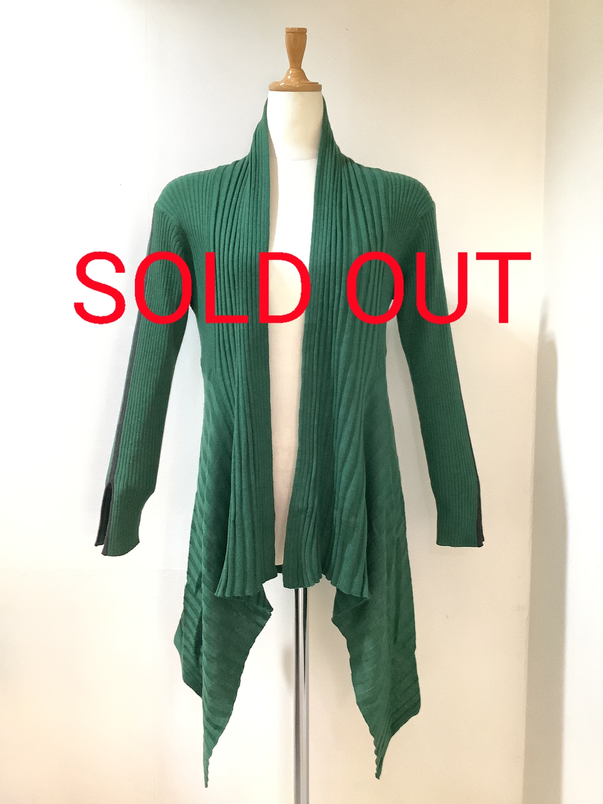 フラウエプラス（fraue＋）21−MA11ニットカーディガン38  ¥18,480（税込）