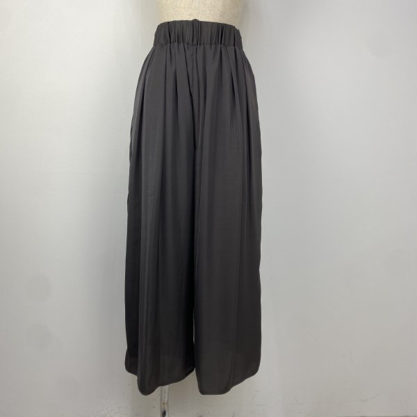 ピーエヌティ（PNT）ワイドパンツ 52−MA8 チャコールM-L、52−MA9ブラックM-L  ¥17,490（税込）