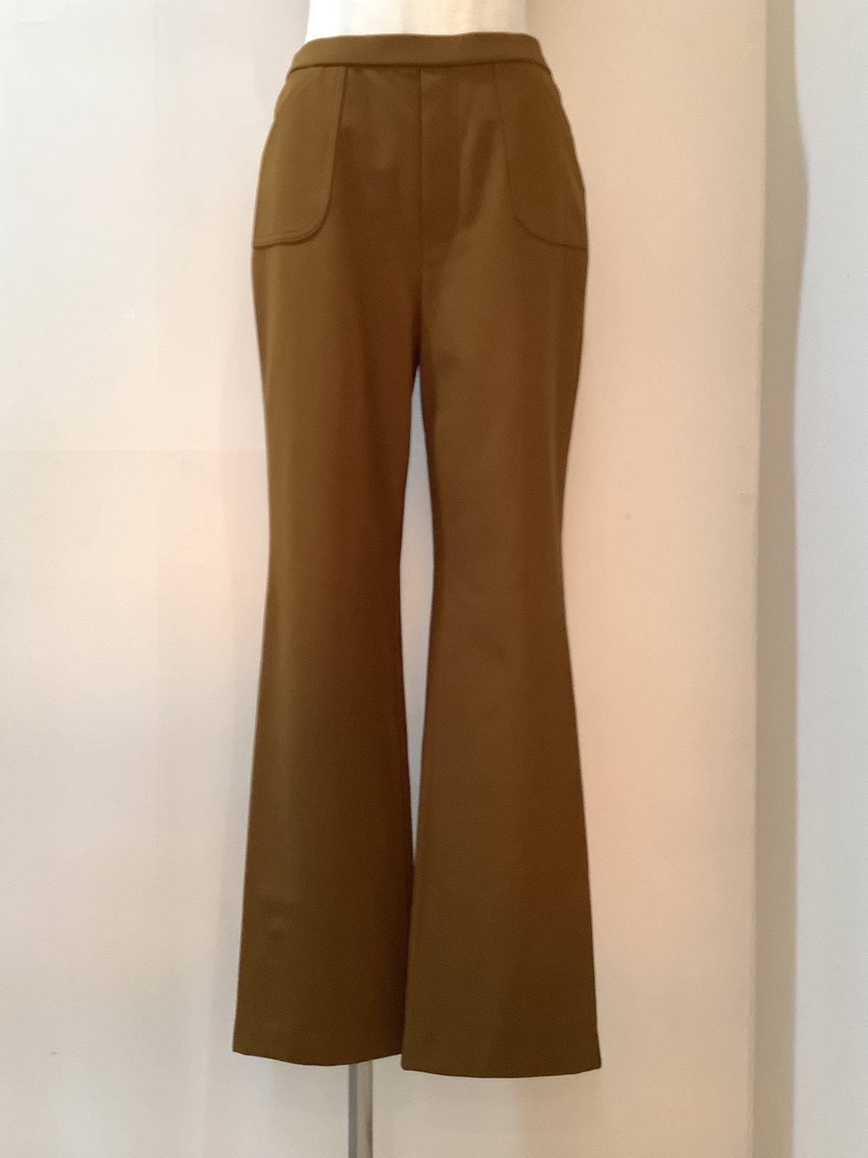 ルールド（Lourdes）71−MA37 モカパンツ11号  ¥19,800（税込）⇒SALE¥13,860（税込）色違い（こげ茶7,9号）30%Off