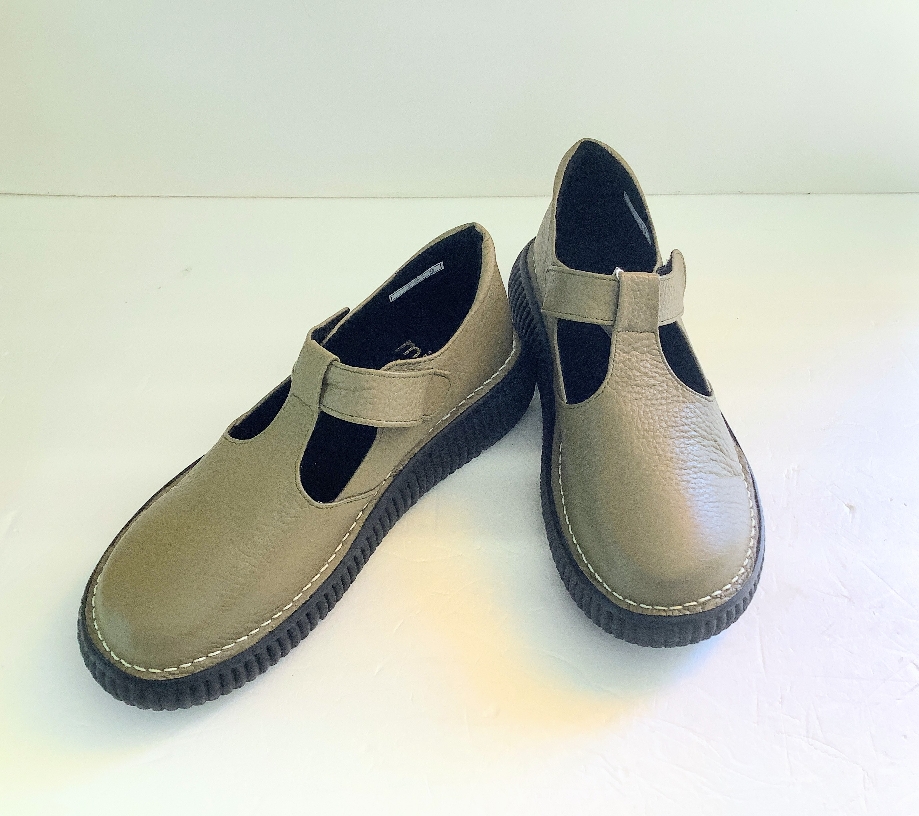 Milla 6−MA14カーキ23 ¥15,180（税込）