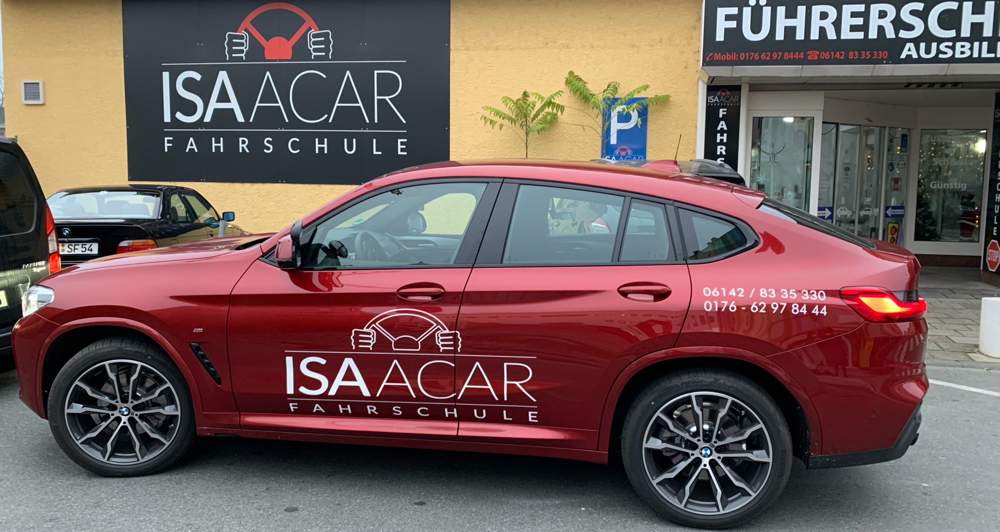 Dein Start in die Mobilität beginnt in der Fahrschule ISA ACAR – Rüsselsheim mit einen BMW X4.