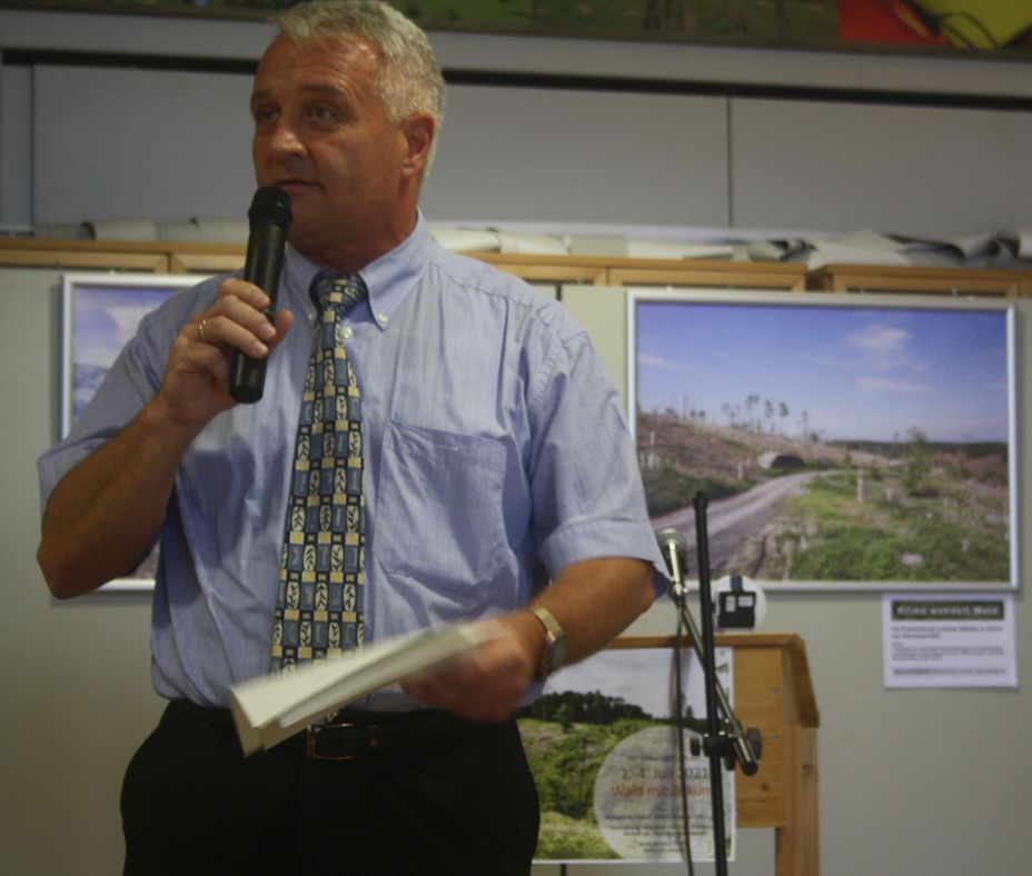 Ausstellungseröffnung durch Rainer Viehof, Bürgermeister der Gemeinde Eitorf