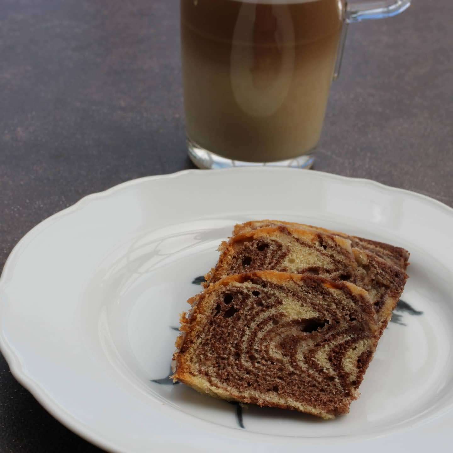 Zebrakuchen mit Butter