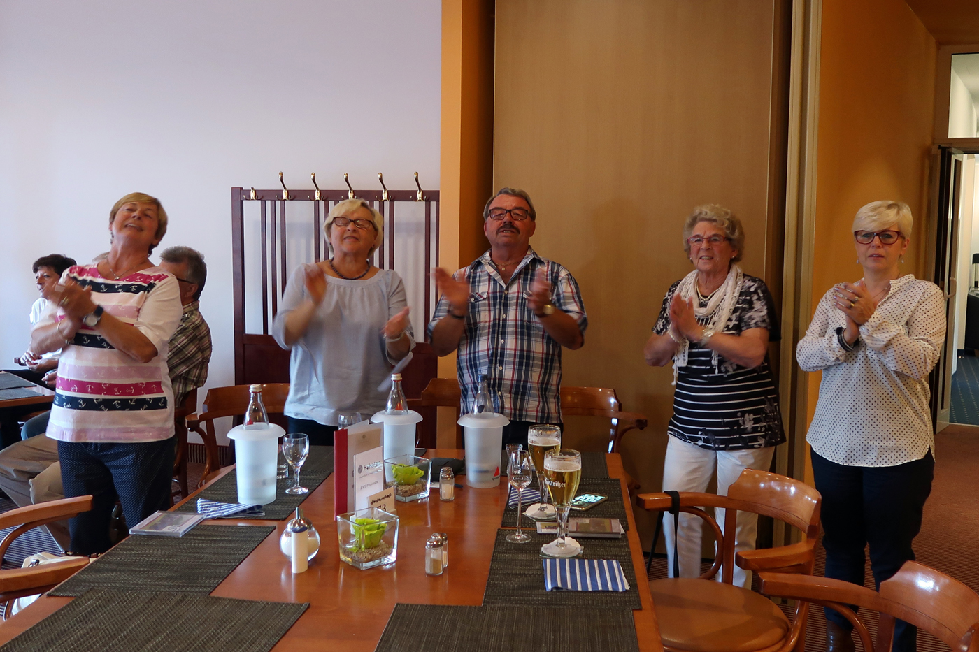 ....von links...Renate, Anneliese, Heinz, Elisabeth und Brigitte