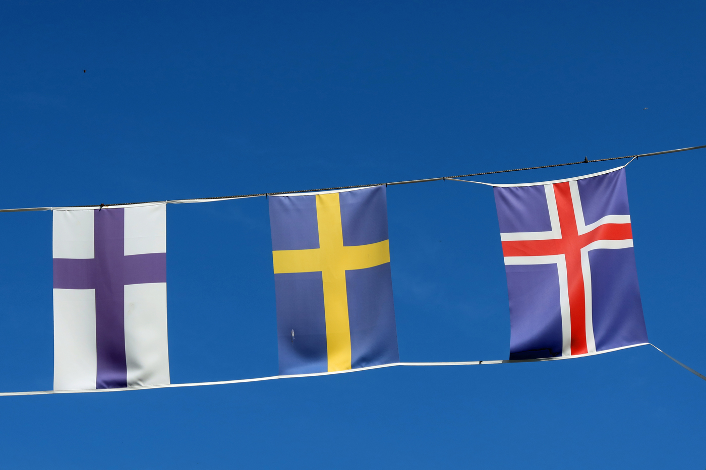 .."Flaggen hoch im Wind" - Finnland - Schweden - Island (von Li.)..