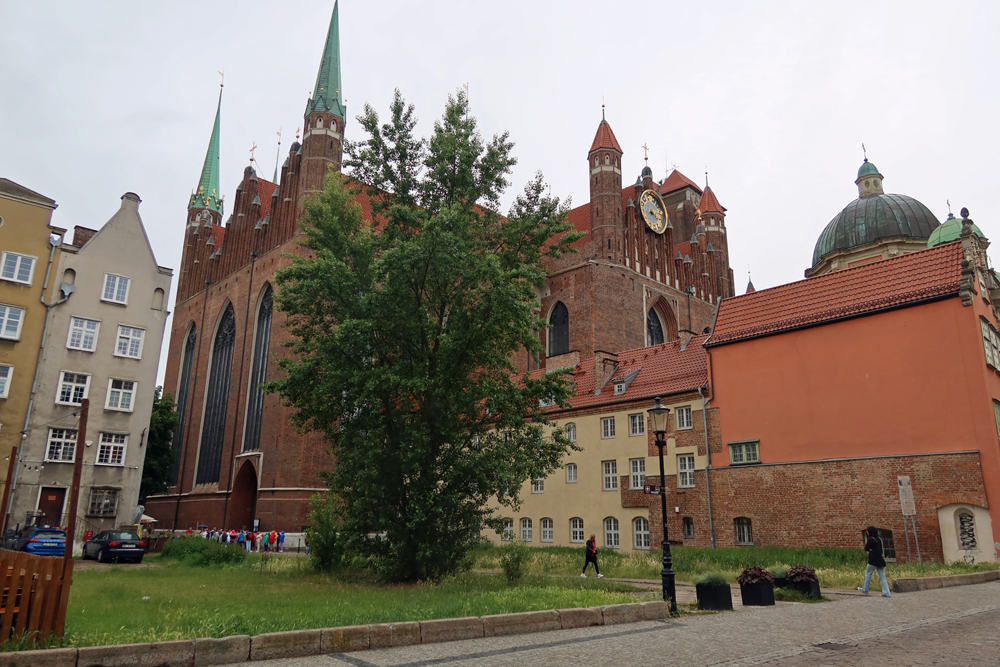 ..die Marienkirche wurde von 1343 bis 1502 im Stil der Gotik errichtet..