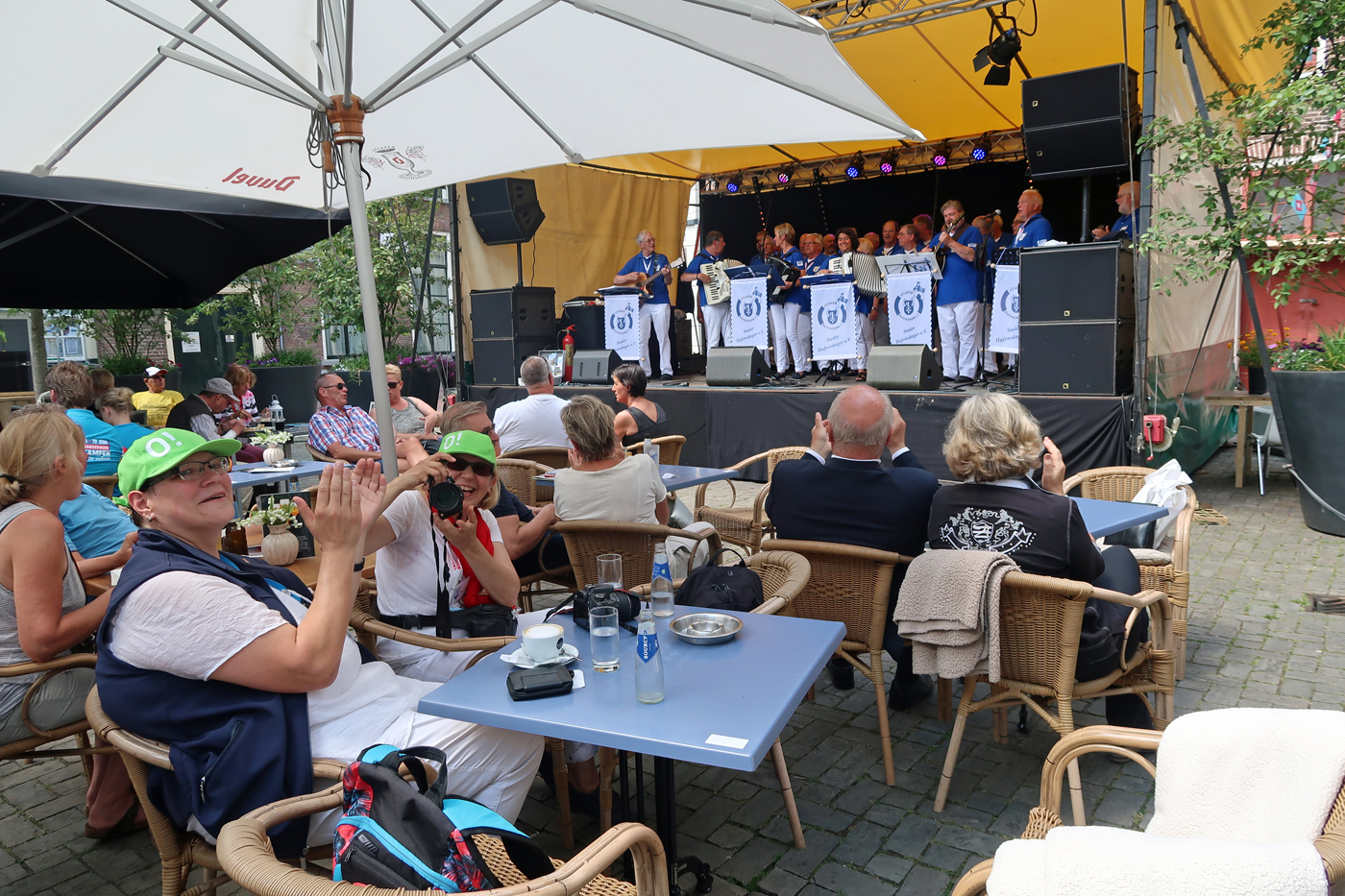 unser Auftritt auf der Bühne -  Botermarkt.... 
