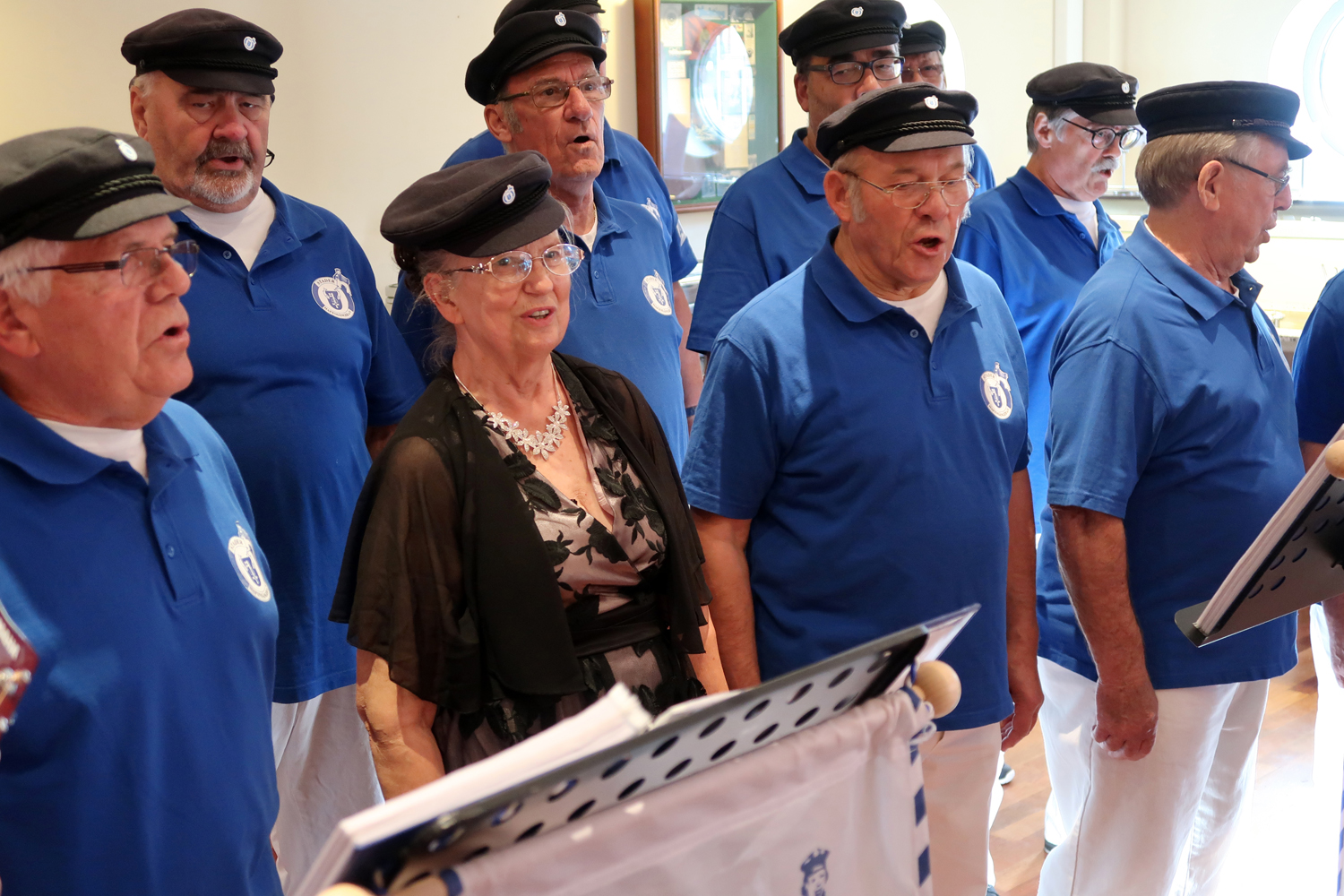 ....Lotte hat an Ihrem 80. Geburtstag mitgesungen....