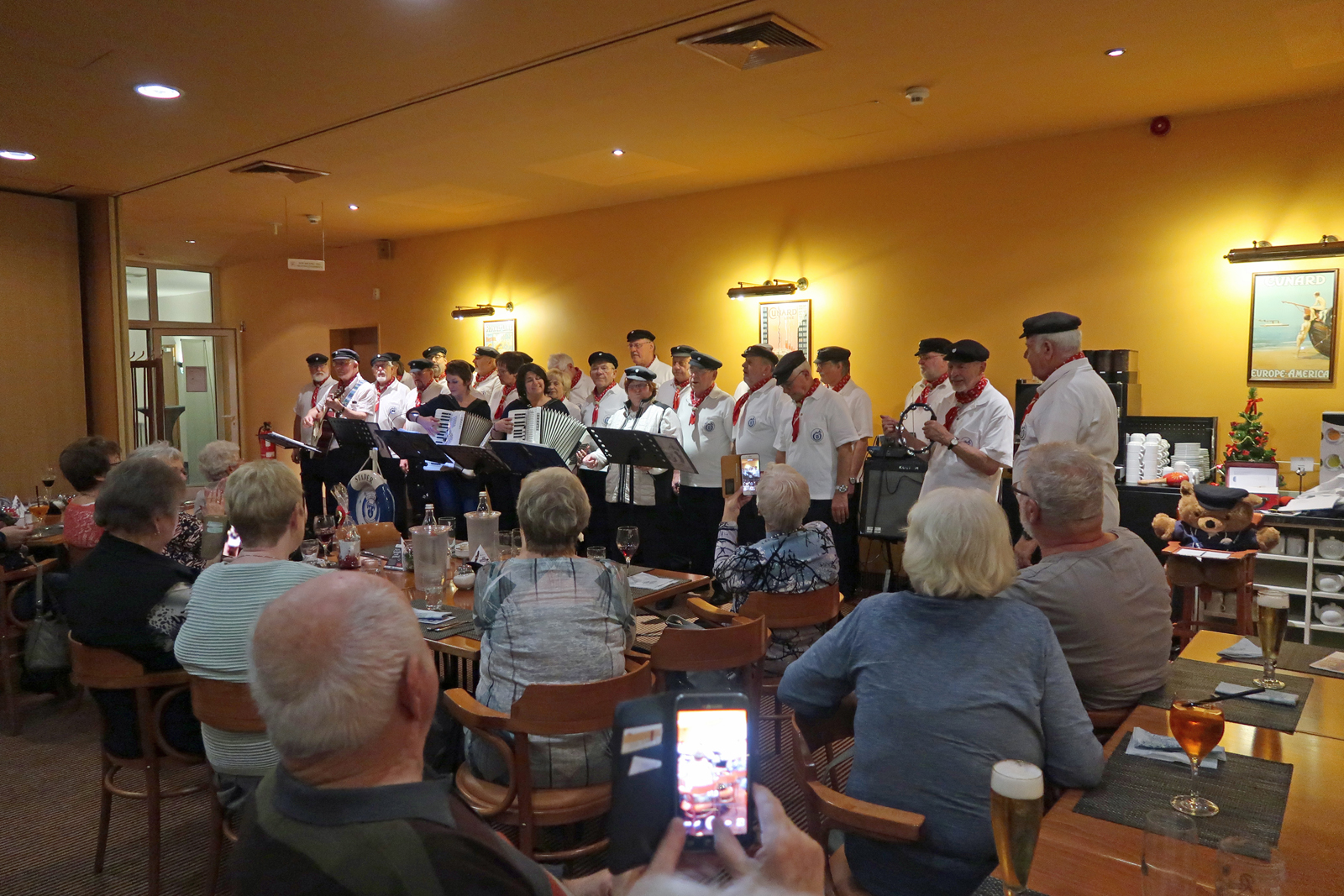 ...Magdeburg und Braunschweig Gruppe Vino Abus...
