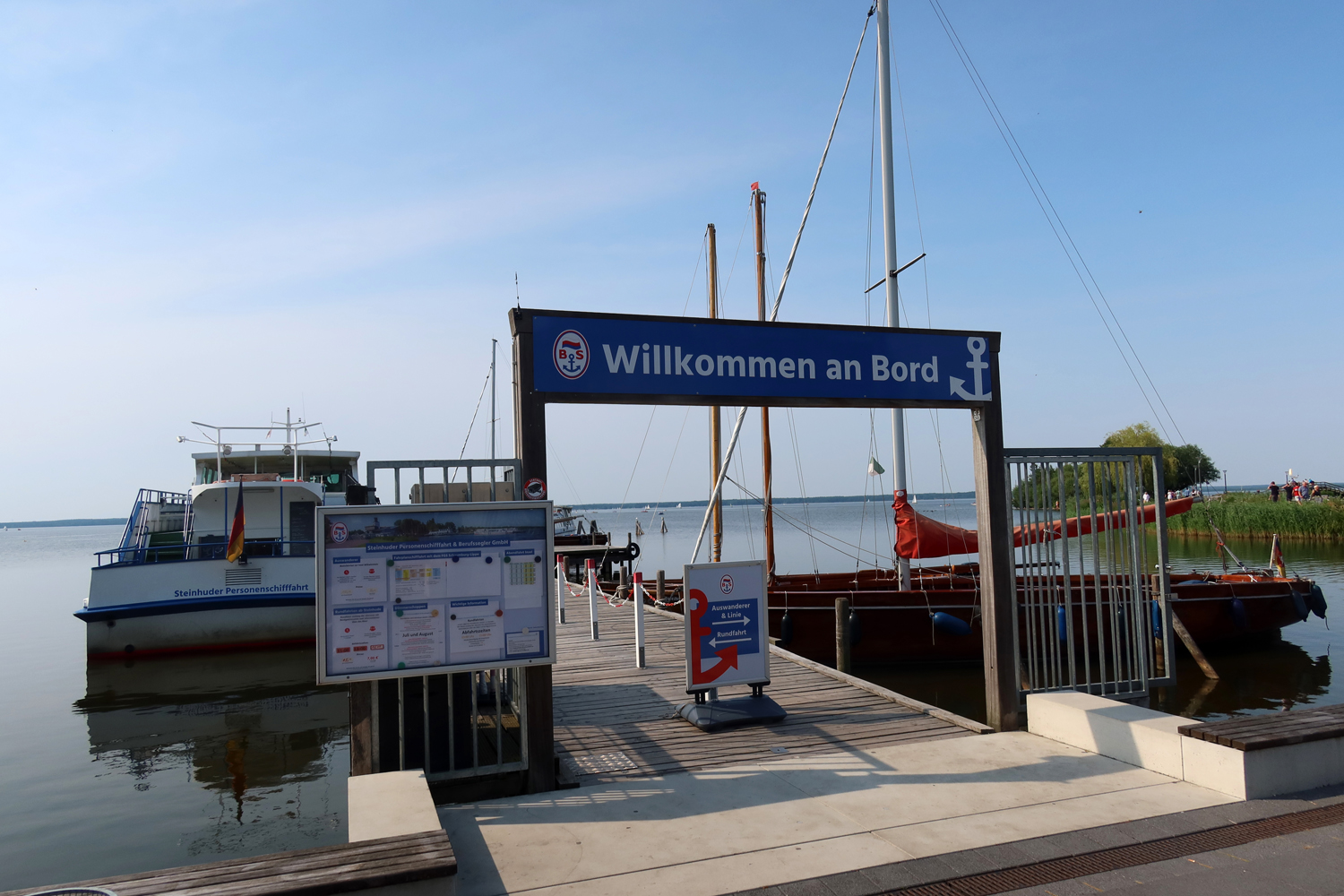 ..Auf dem Steinhuder Meer kann man mit schöne Rundfahrten machen..   