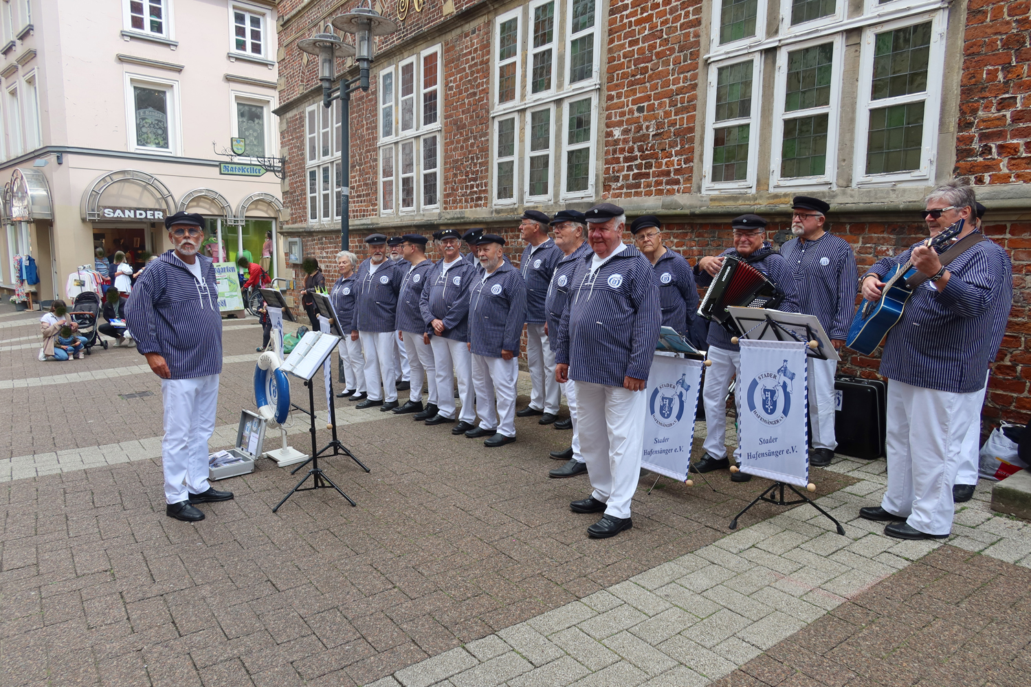 09.07.2022 - Rathaus Stade - gleich geht es los...