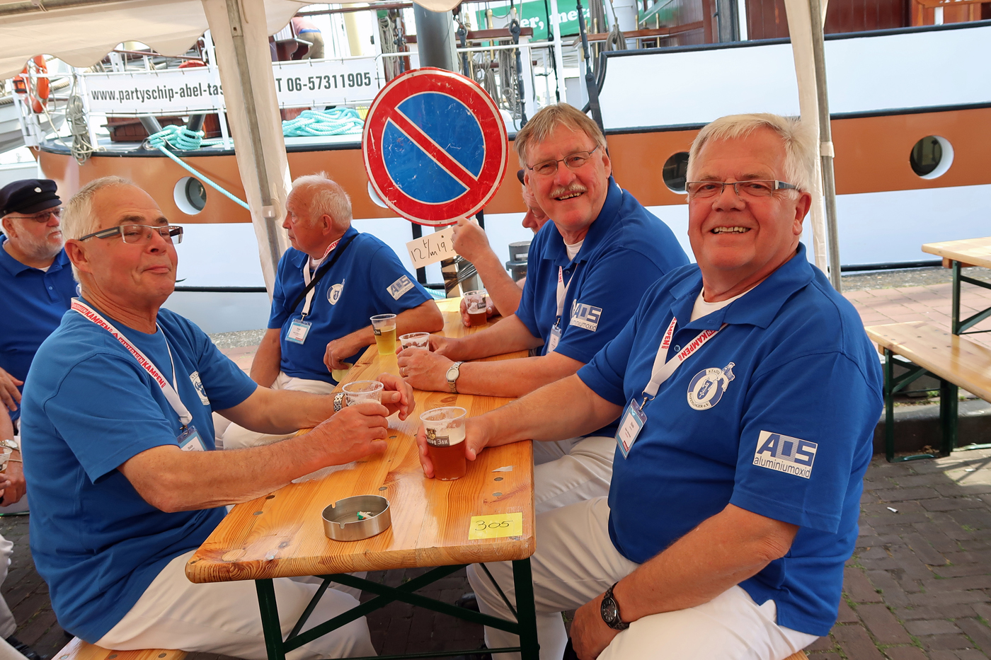 ...nächsten Auftritt... das Bier schmeckt schon wieder!!