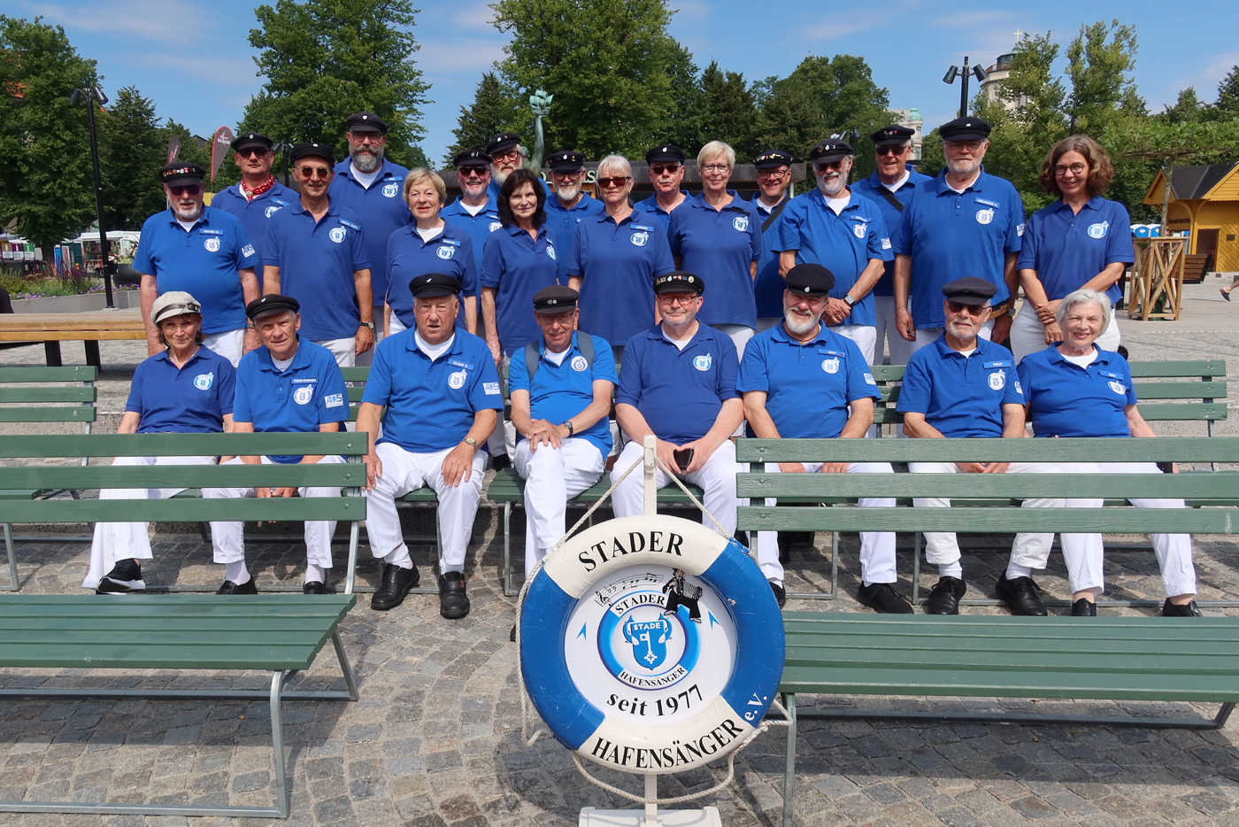 ..Gruppenfoto vorm Springbrunnen..
