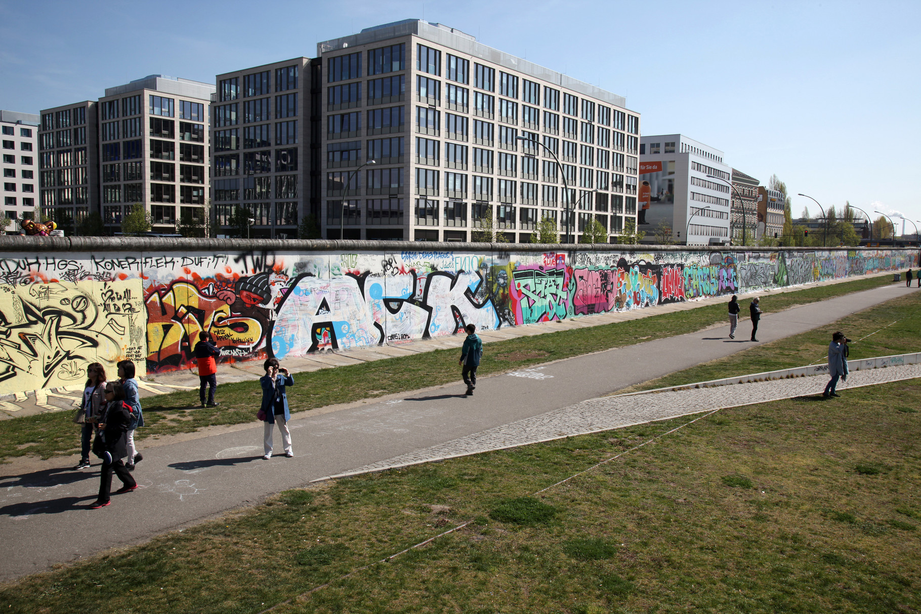 .........an der "Berliner Mauer"