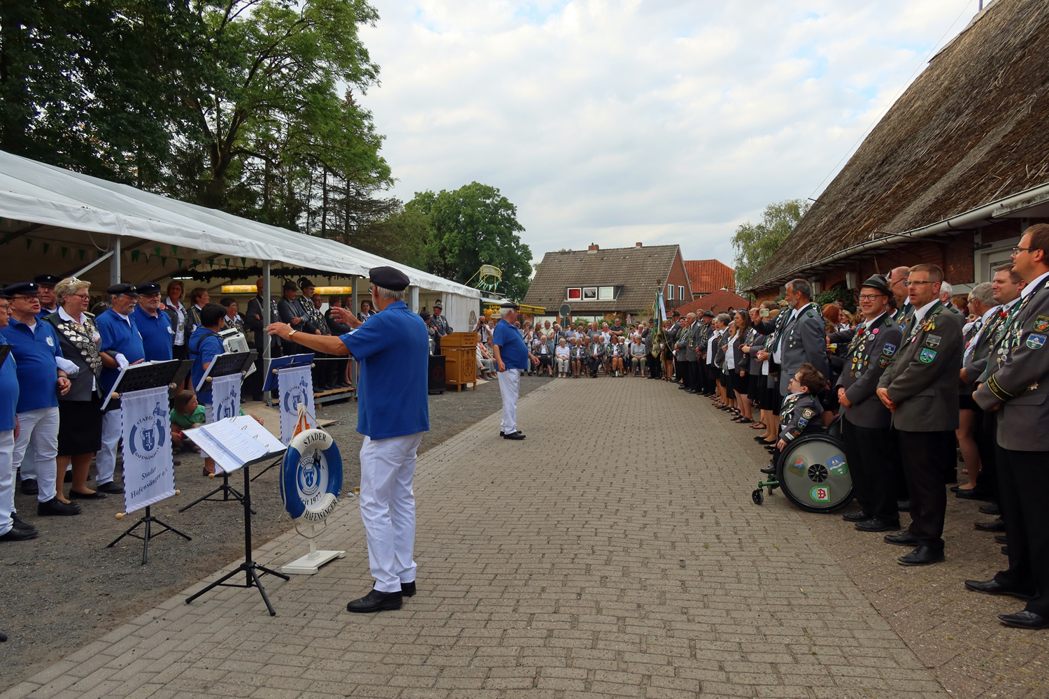 ..und wir singen "Schön ist die Liebe im Hafen"...