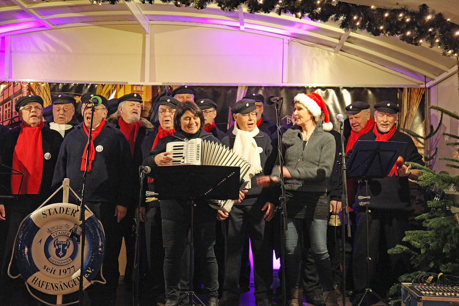 .....Stimmungsvolle und Weihnachtliche Musik wurde gemacht.....