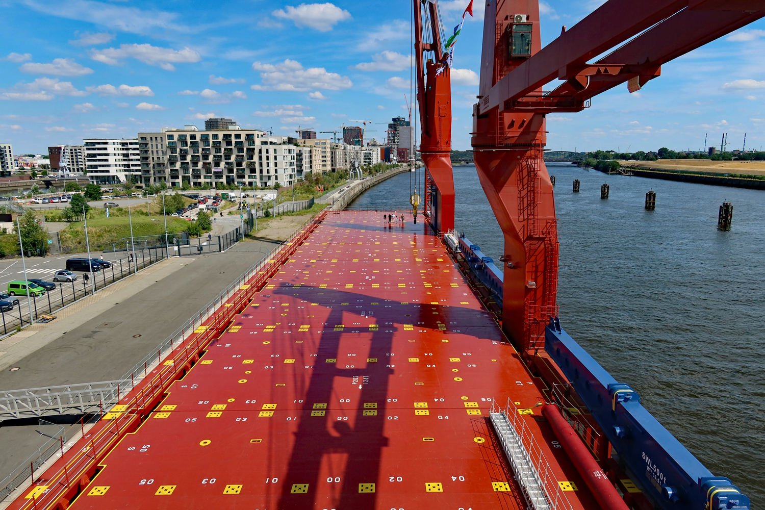 ..einfach Gewaltig das Schiff..