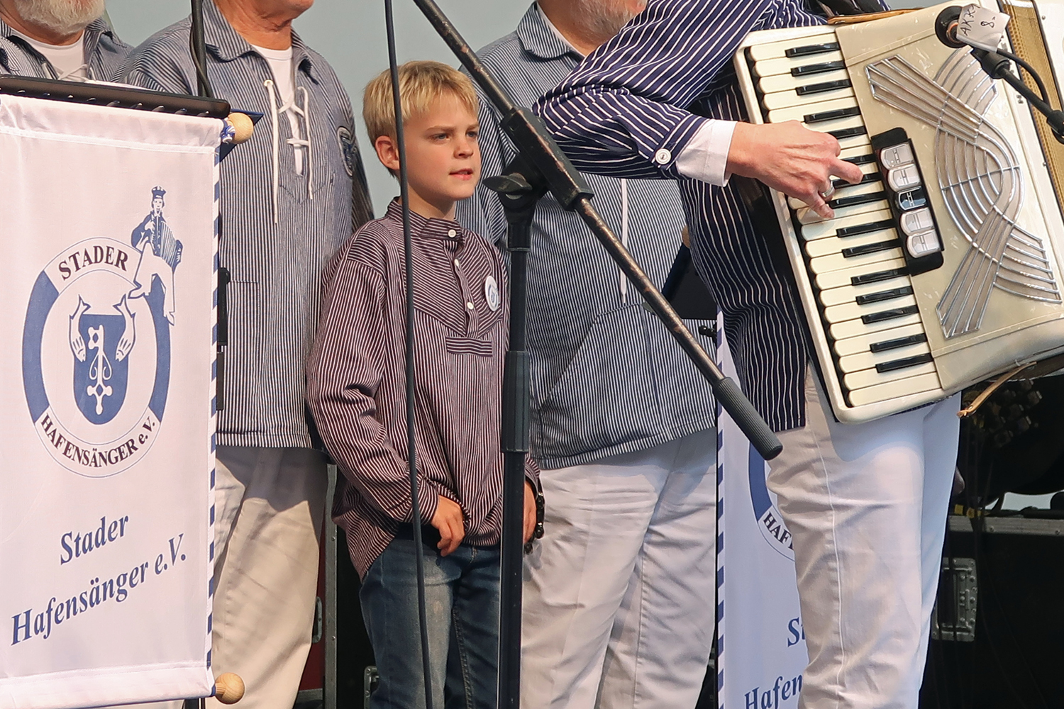 ....Leandro singt mit... 