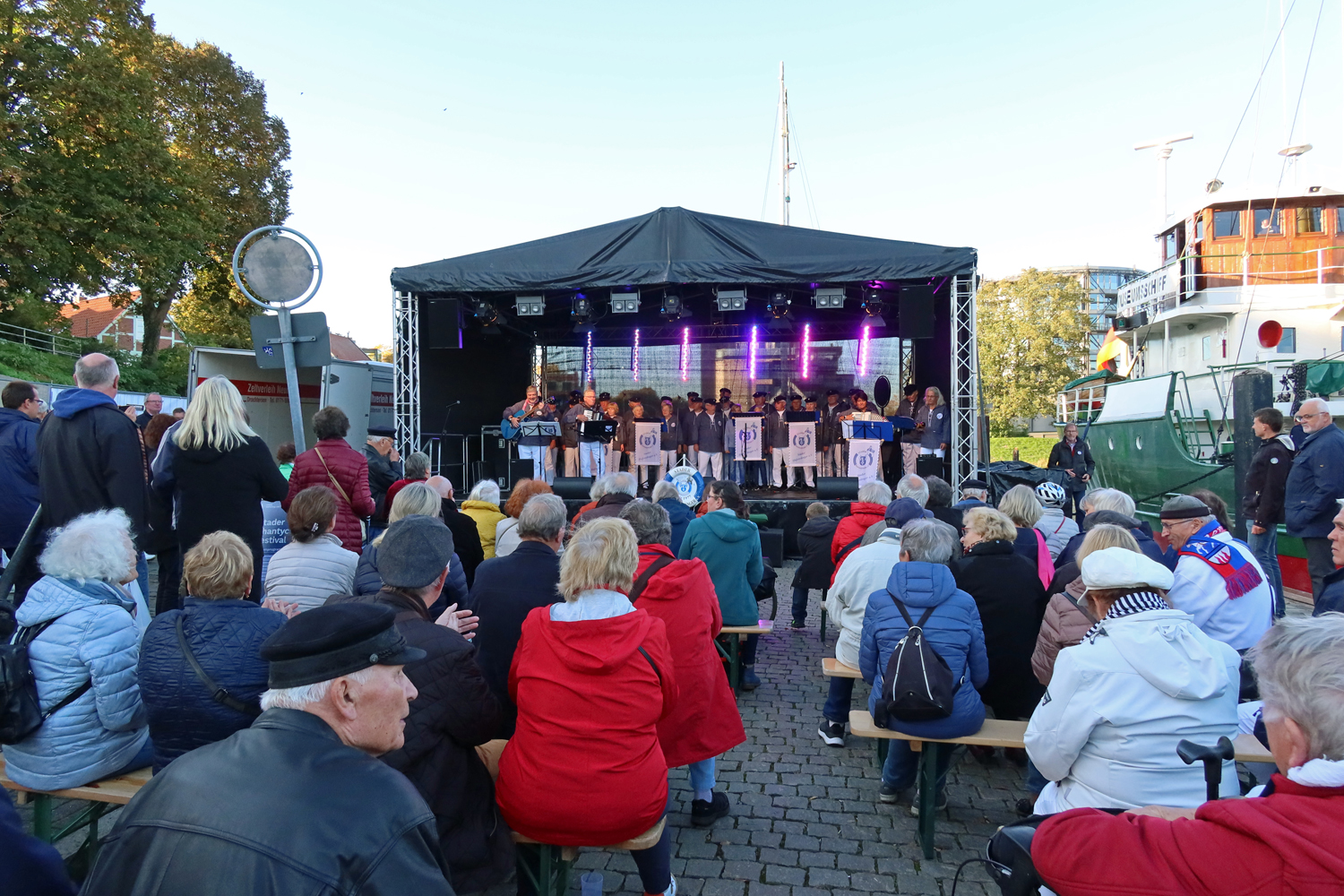 ....Tolle Stimmung am Stadthafen...