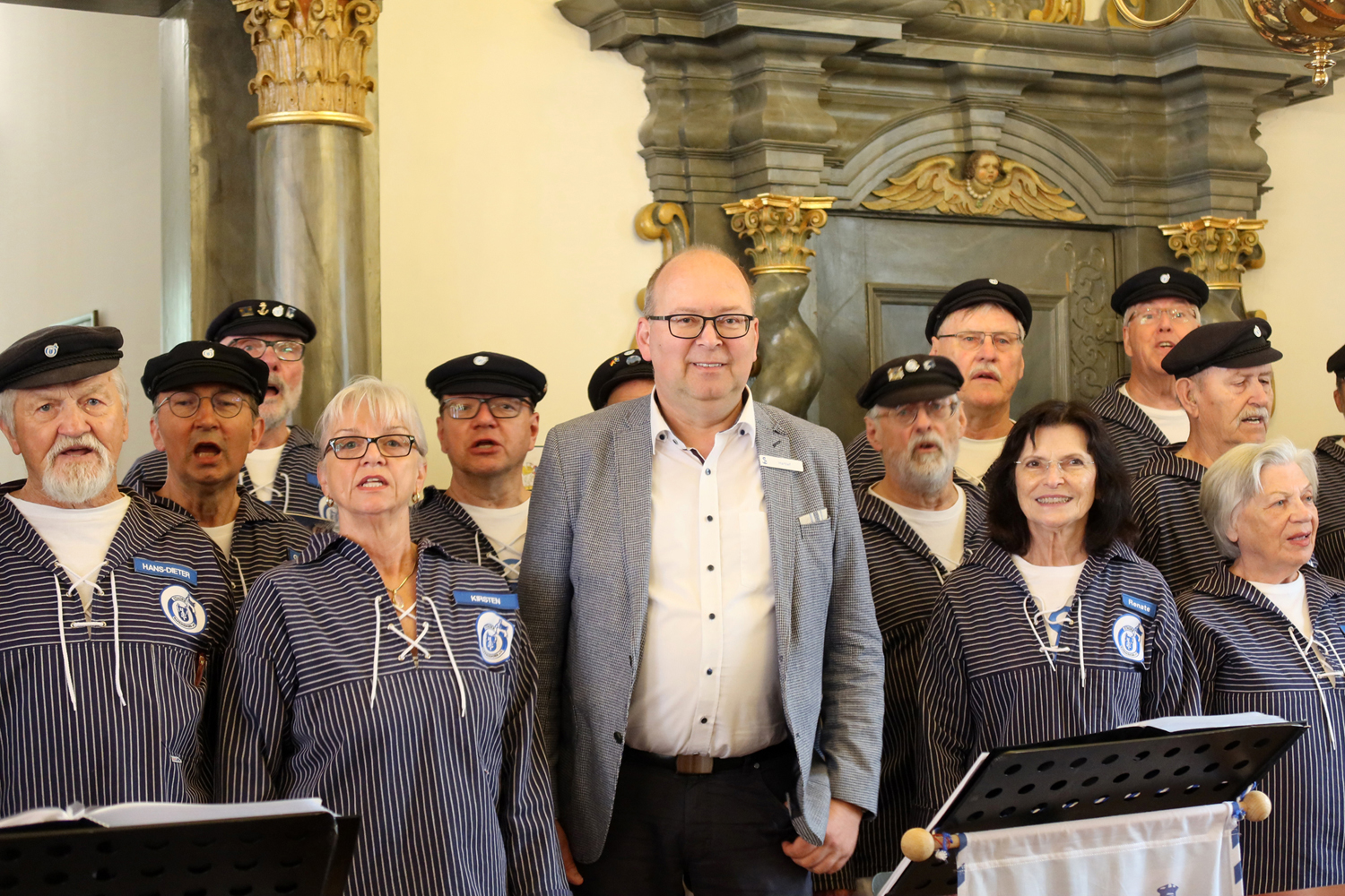 ..der Stader Bürgermeister Sönke Hartlef hat uns bei dem Lied "Capitano"..