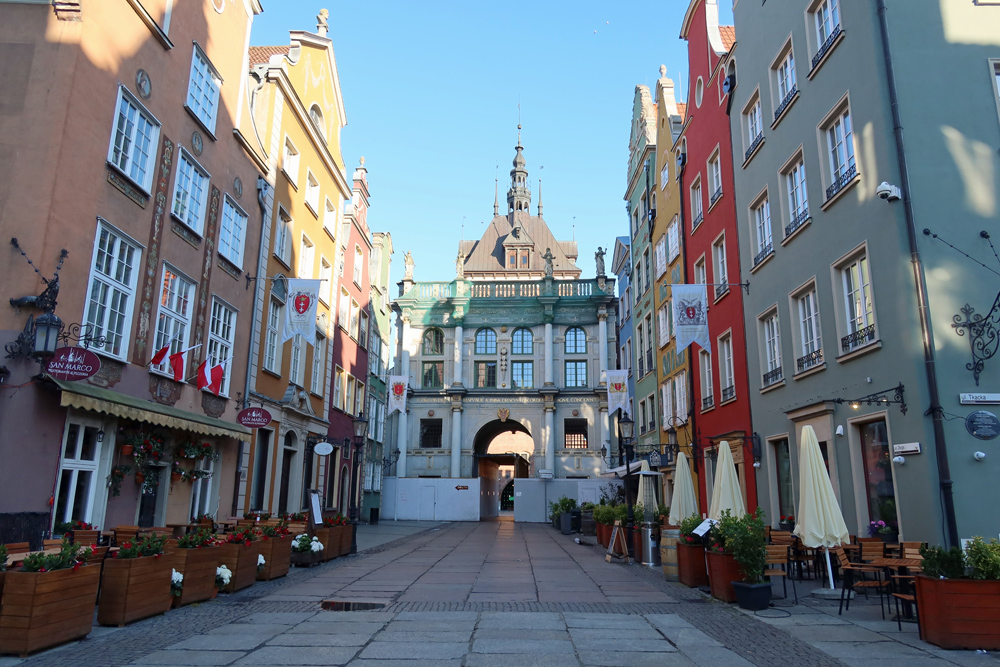 ..rechts, unser Hotel Fama..