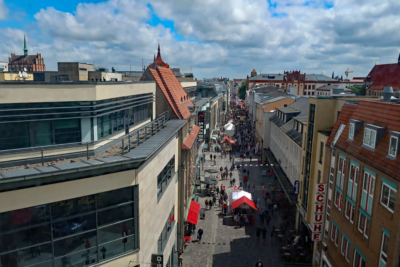...Blick von Kröpeliner Tor, dass erstamals 1280 urkundlich erwähnt wurde..... 