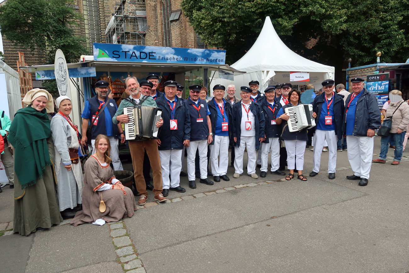 ....ein Foto vor dem Stader Hansestand...