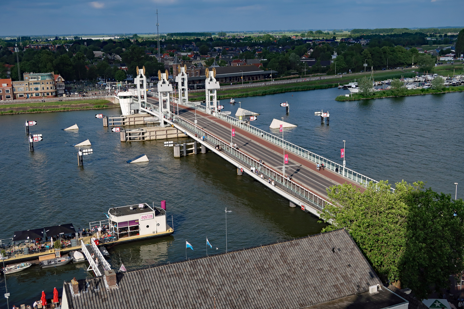162 Stufen ging es zum Heilliggeistturm - es hat sich gelohnt -"Ijsselbrug" -( Brücke von Kampen )... 