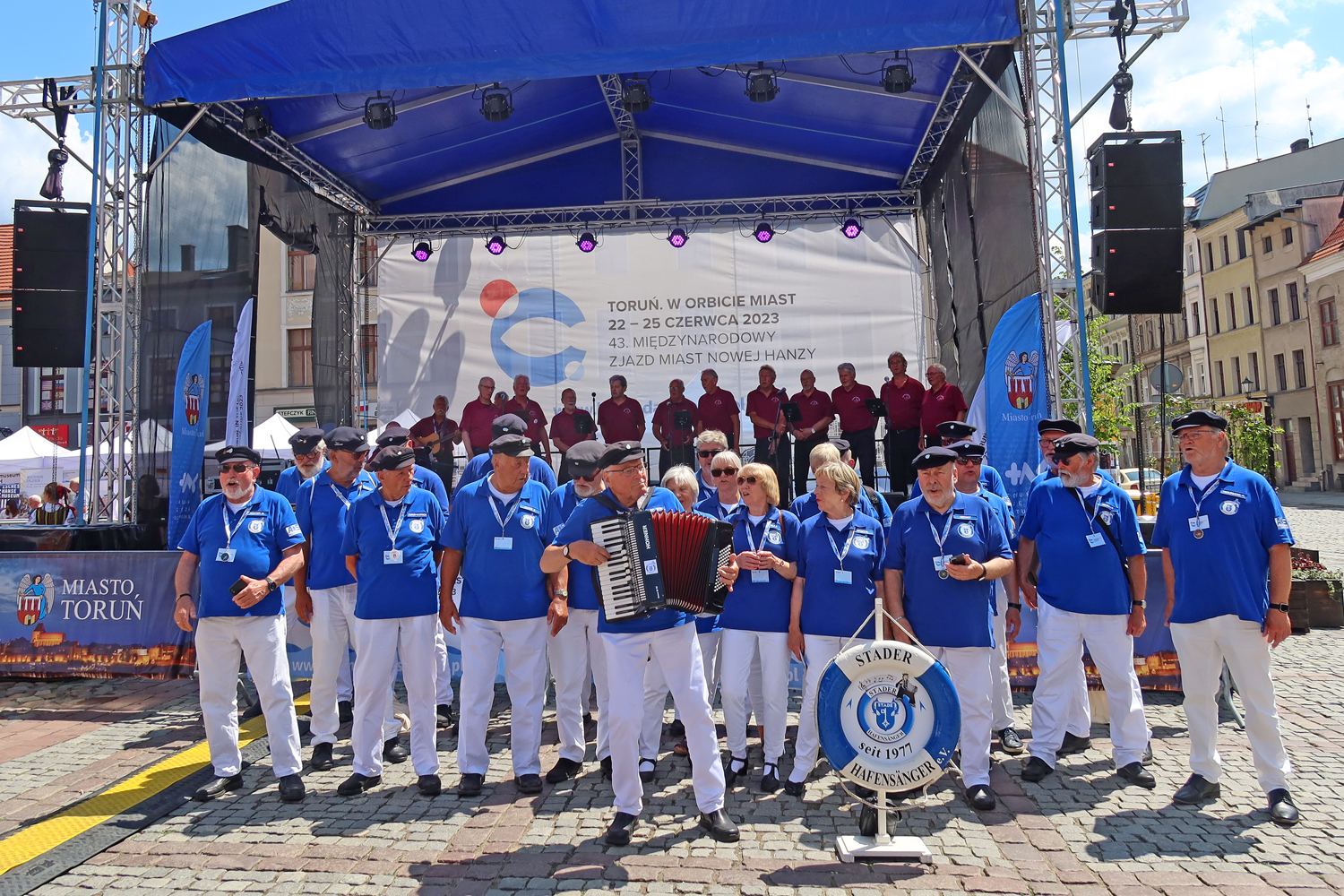 ...einen Gemeinsamen Auftritt mit den Deventer Hansesingers aus Niederlande,... 