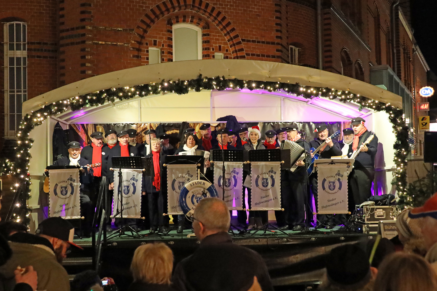 ......tolle Stimmung auf dem Pferdemarkt....