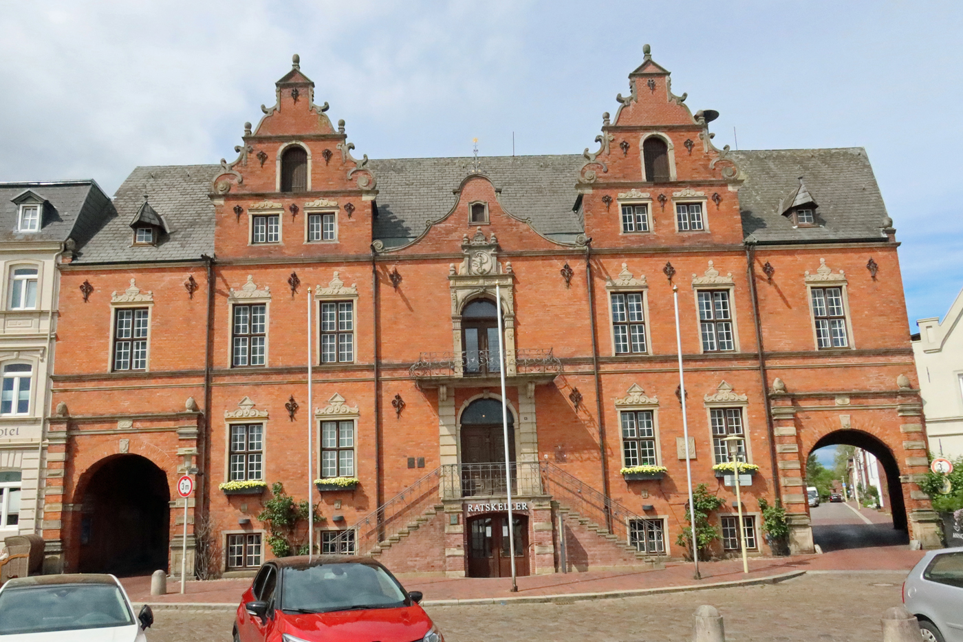 ..Das Rathaus befindet sich in der historischen Altstadt..