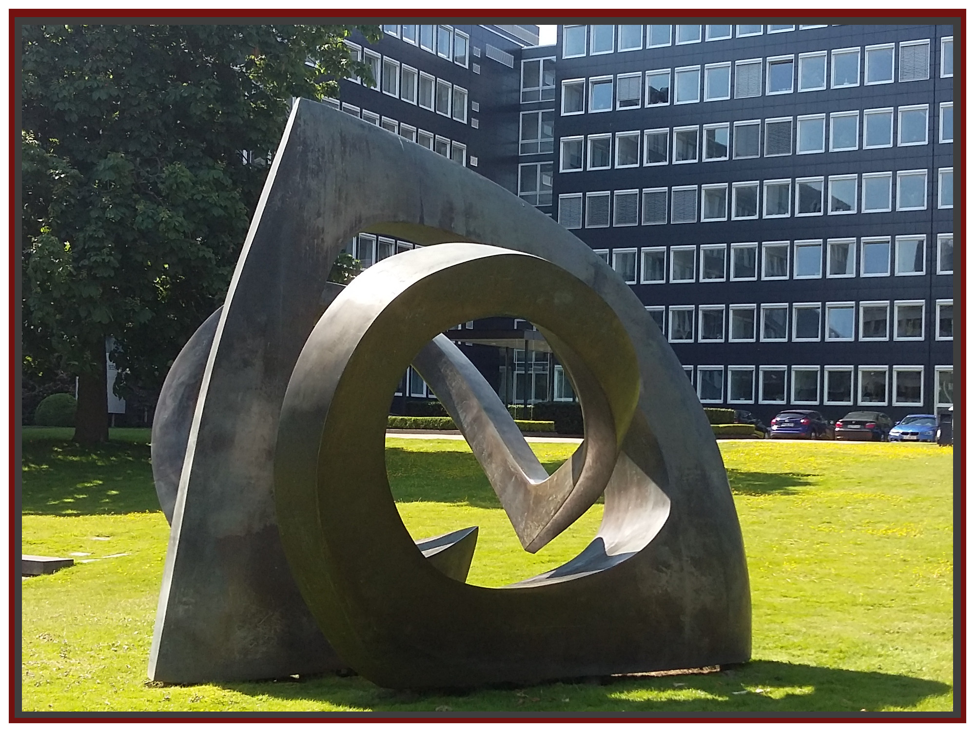 "Dynamik" von Erich Hauser (Essen Hauptverwaltung Steag)