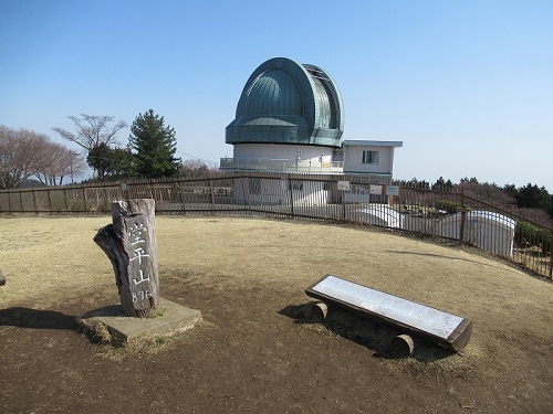 天文台ドームのある堂平山