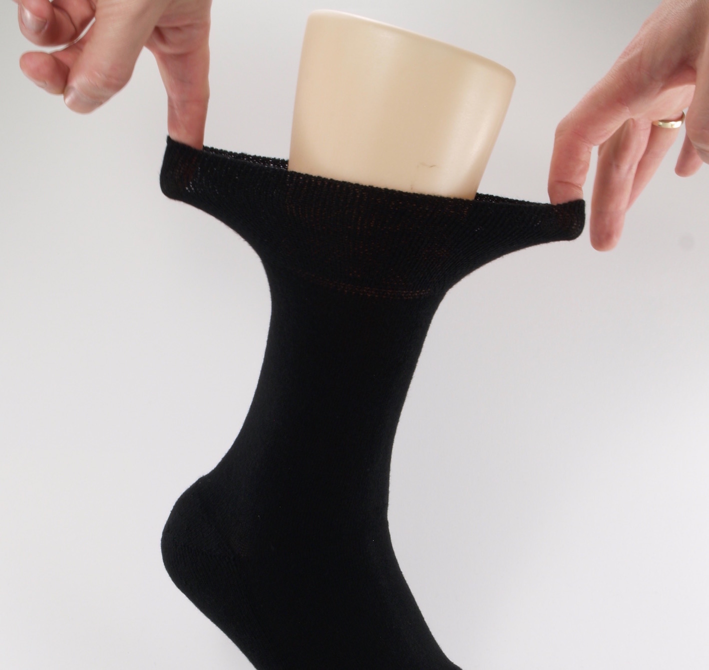 4 Paar Herren Socken ohne Gummi 100% Baumwolle 4/2 Rippe schwarz 39 bis 46 4 Paar Herren Socken ohne Gummi 100% Baumwolle 4/2 Rippe schwarz 39 bis 46