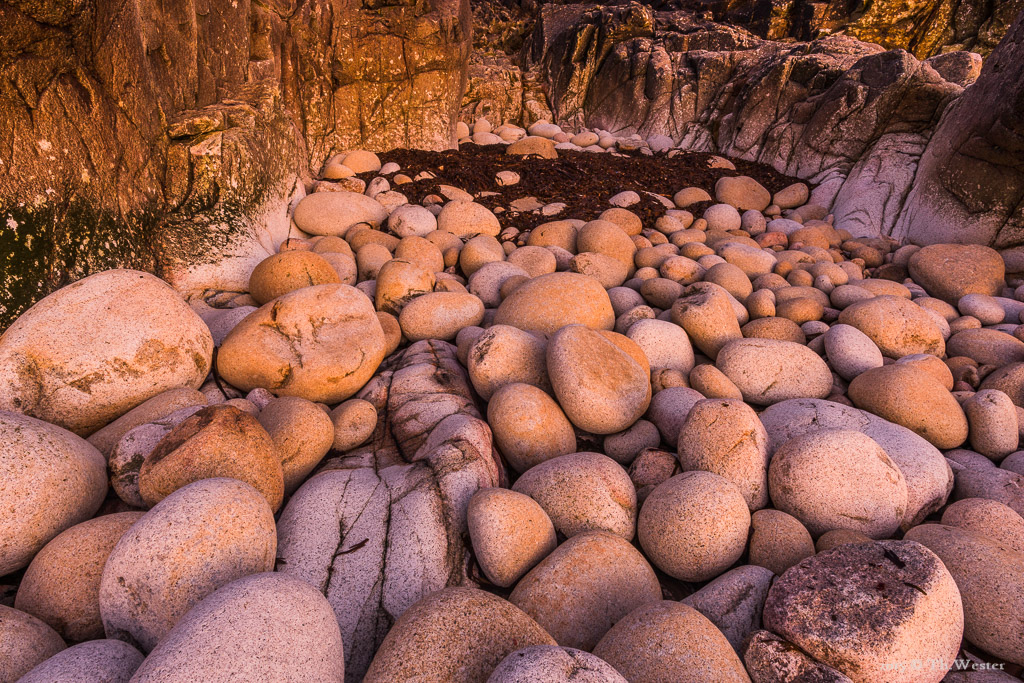 "Dinosaur-Egg-Beach" im sanften Abendlicht (B570)