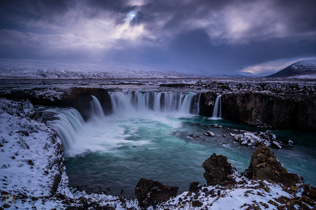 Godafoss mit Schlechtwetterfront (B921)