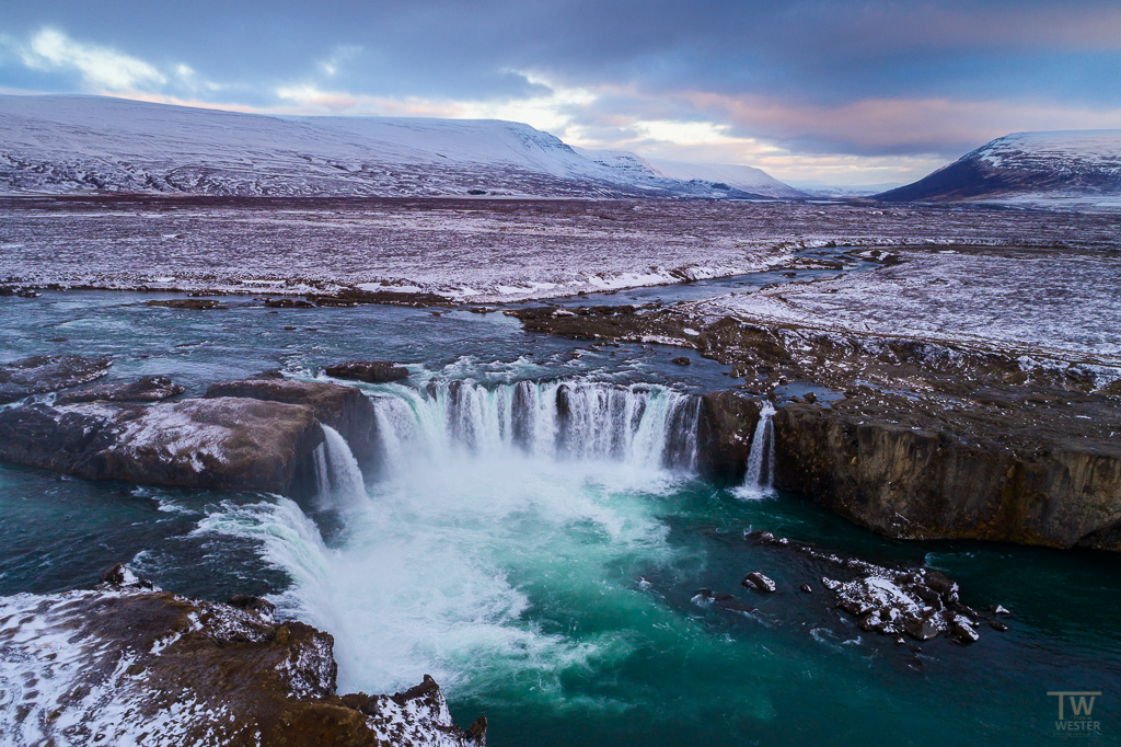 Am Godafoss (B1018)