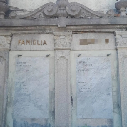 Tomba di famiglia prima della ristrutturazione 