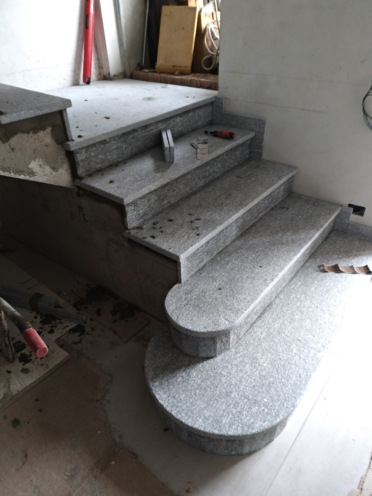 Scala in Luserna fiammata e spazzolata