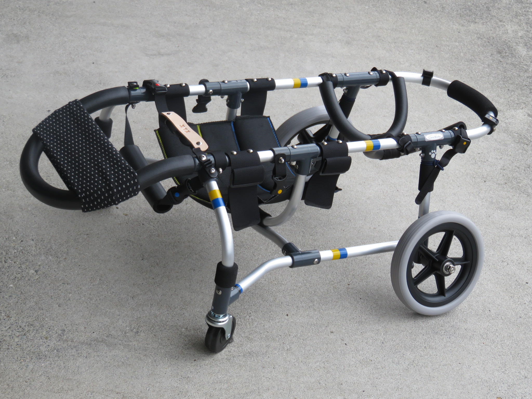 犬用車いす 黒と白のチェック柄 犬用車いす チェック柄 - メルカリ