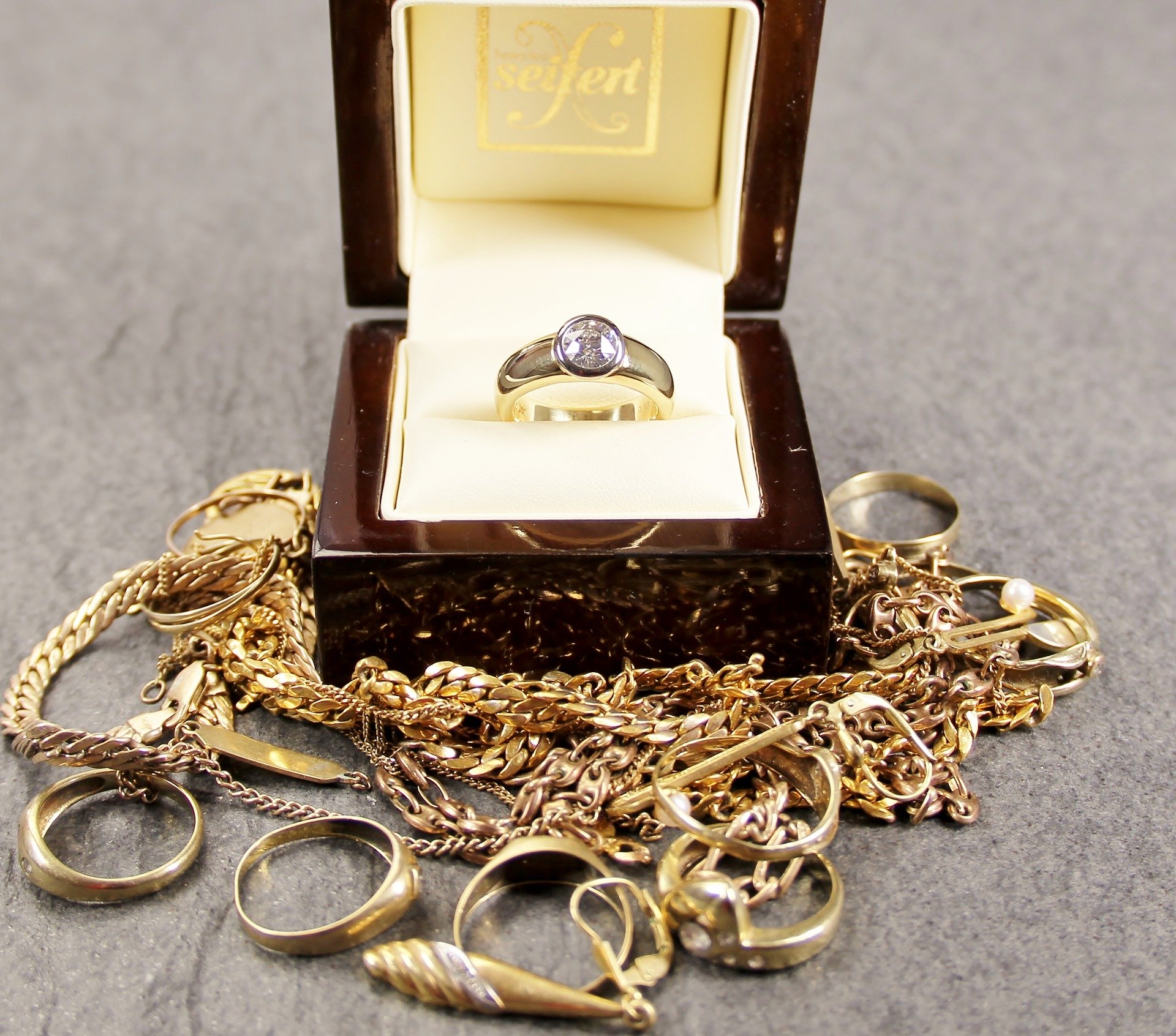 Goldankauf Düsseldorf - Maisenbacher Diamantengroßhandel Gmbh Ankauf von Gold, Schmuck, Luxusuhren, Diamanten, Münzen, Silber