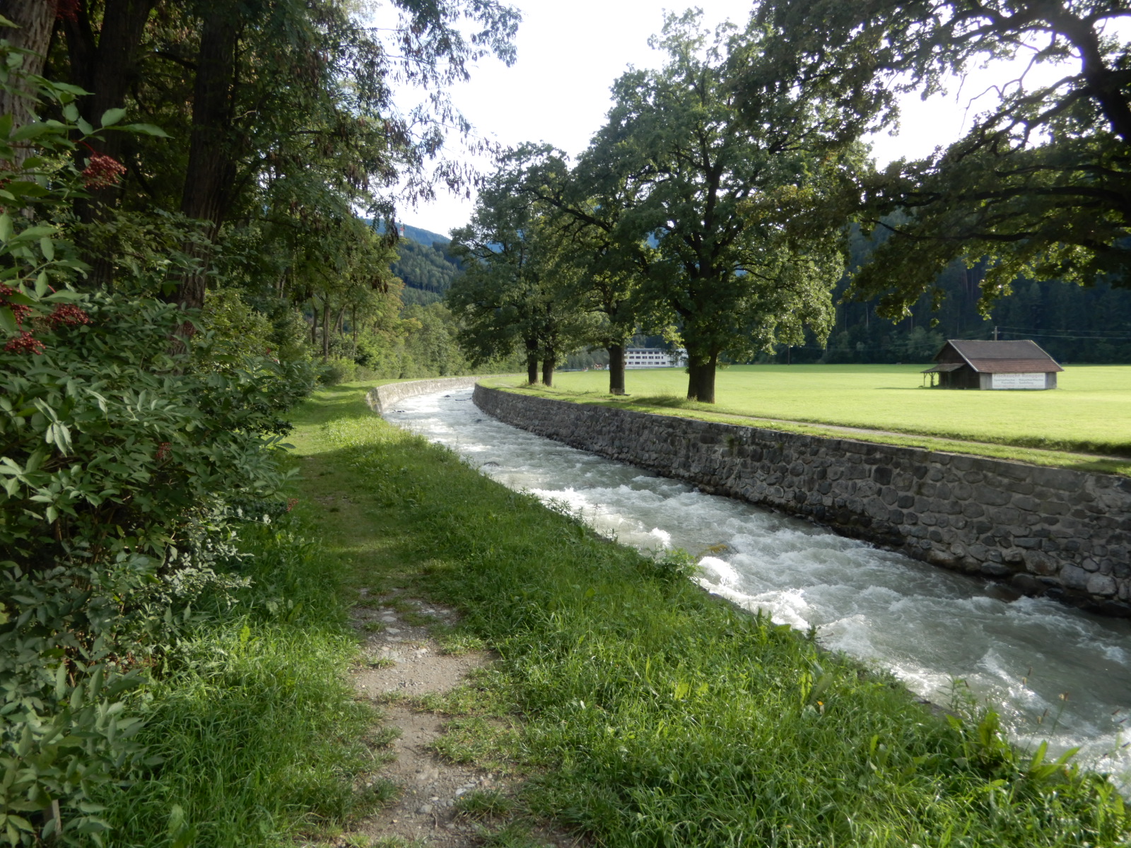 die "Melach" Grenzfluss zwischen Tiroler Oberland und Tiroler Unterland