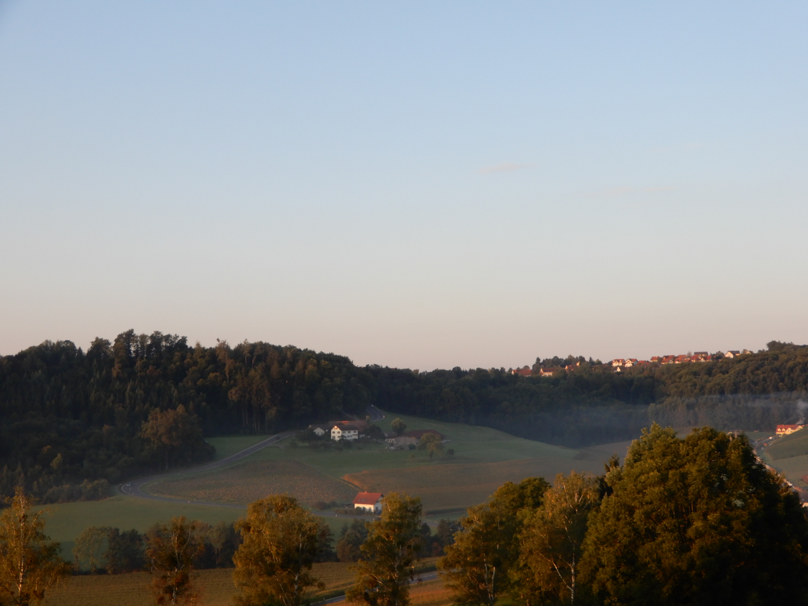 Blick  vom Hotelbalkon (in der Marktgemeinde Riegersburg) am Morgen